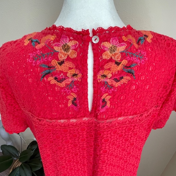 Altar'd State RED embroidered crochet swing top M - Picture 6 of 16